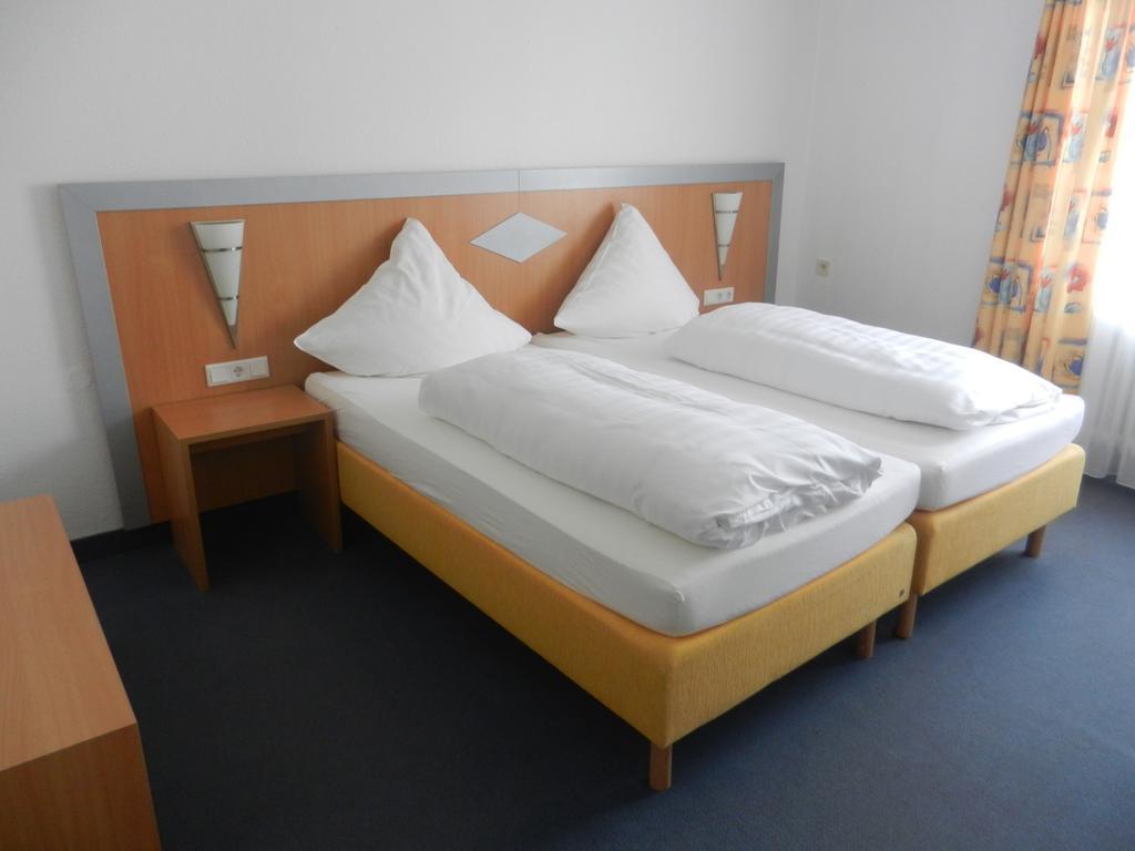 Hotel Gasthof Herderich Schlüsselfeld Habitación foto